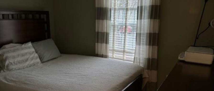 Liz's room