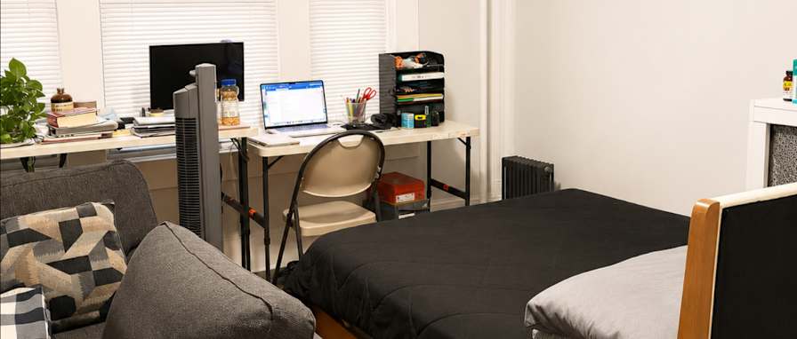 JONNEY's room