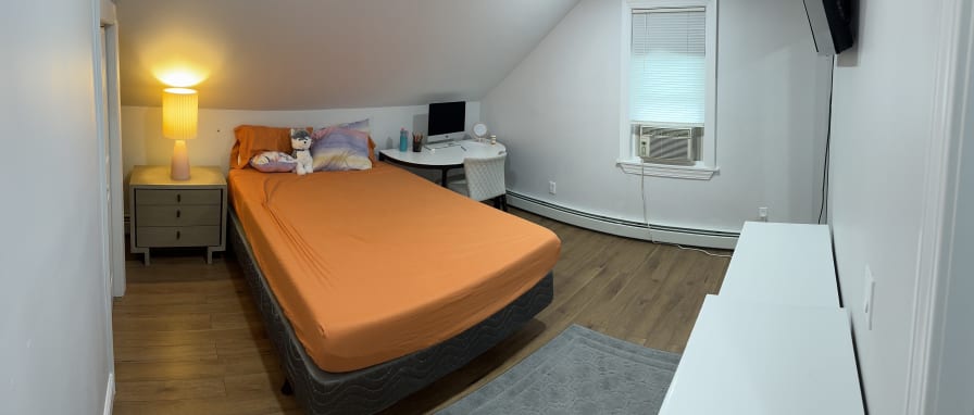 Annis's room