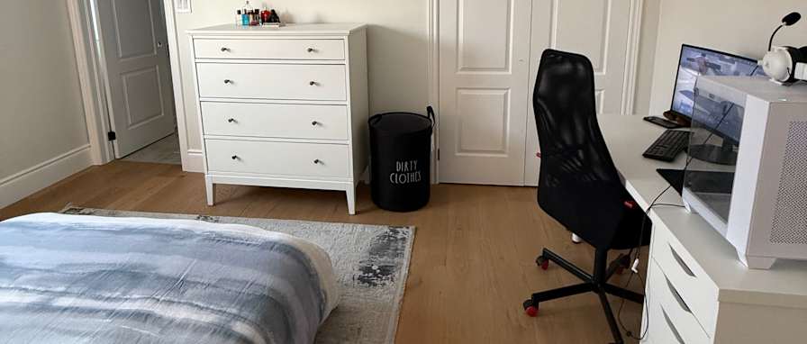 Jly's room