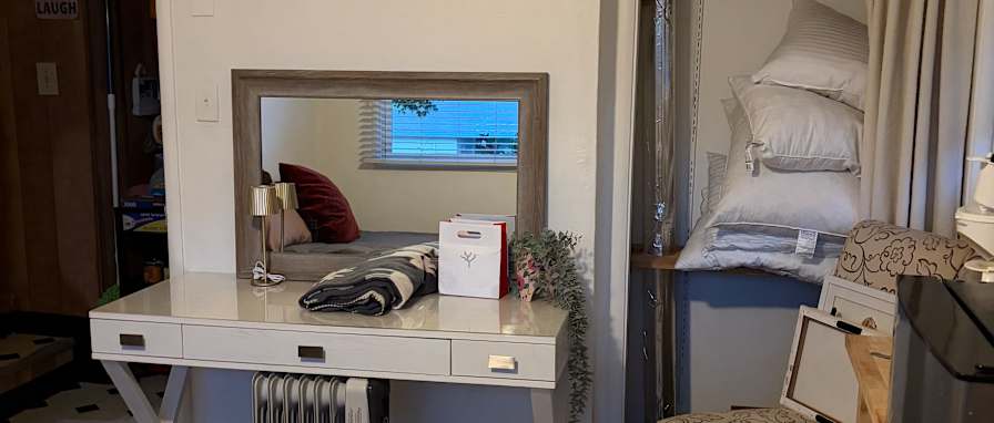 diane ROYAL's room
