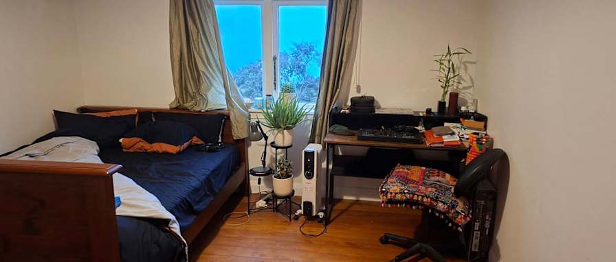 Craig's room