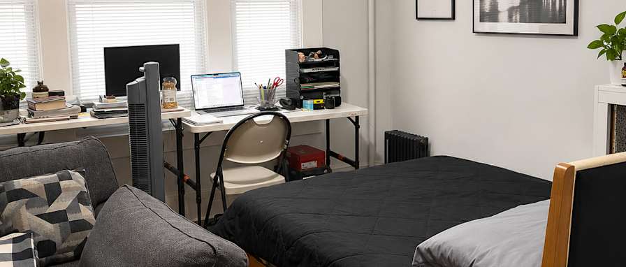 JONNEY's room