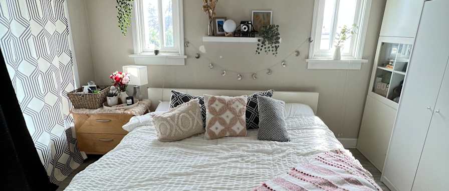 Giordaine's room