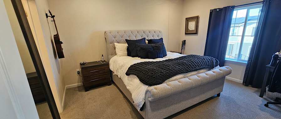 kenny's room