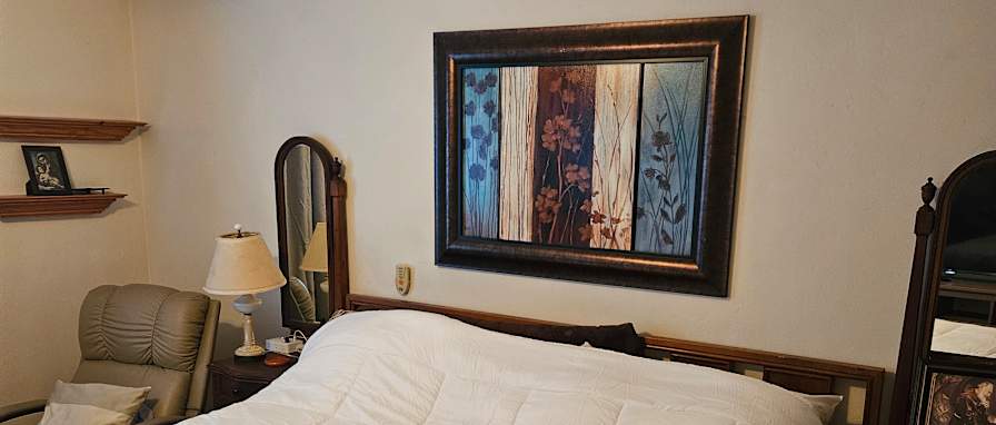 Enrique's room