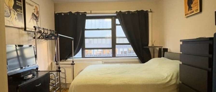 C Lee's room