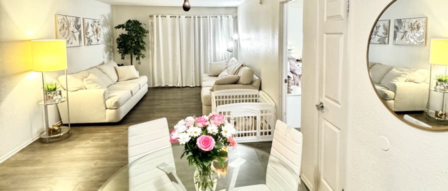 Emily Roslyn's room