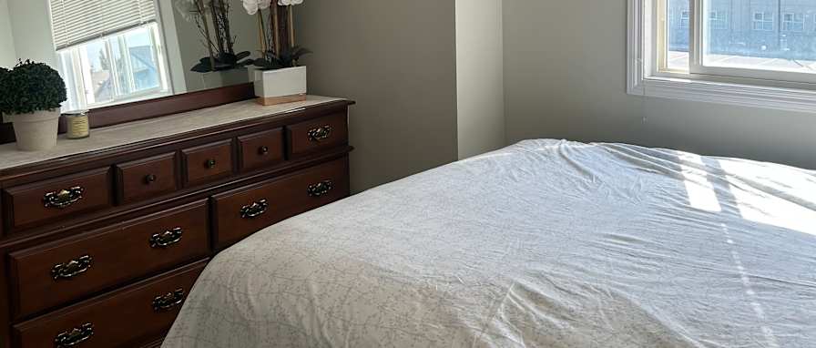 Laura KESSLER's room