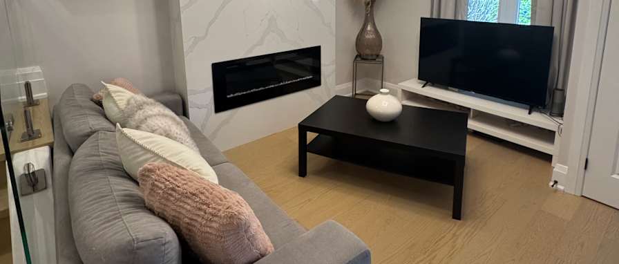 Eduardo Aguilar's room