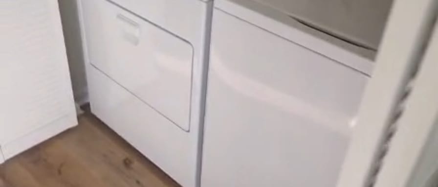 Dee's room