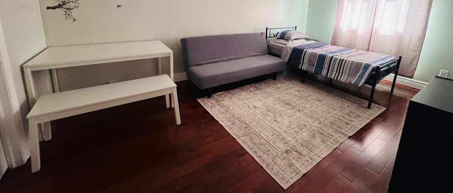 Julie Ann Malinis's room