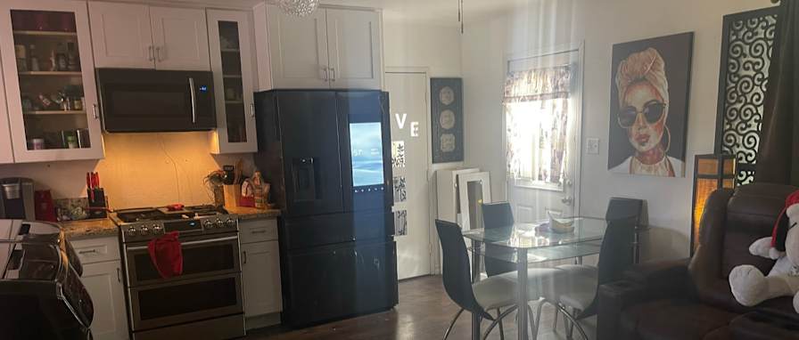 HOME SWEET HOME's room