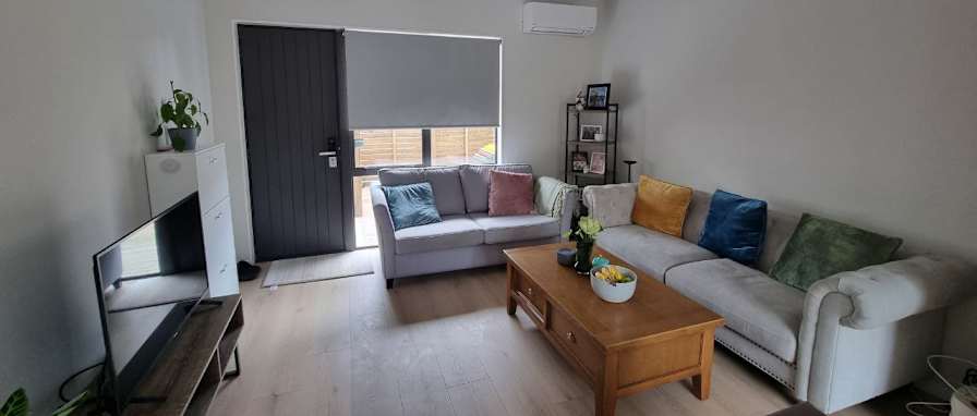 Bita Pilzoor's room