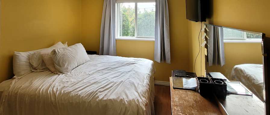 Sean N Kelly's room