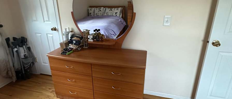 Geny's room