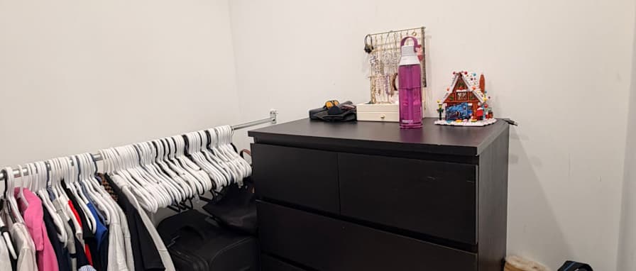 Natasha Mendes's room