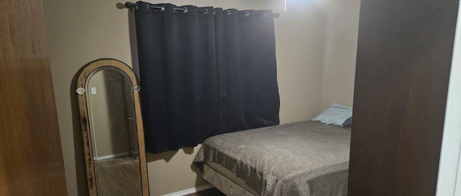 JERRY PAUL CHAMBERLAIN's room