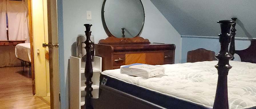 Leonore's room