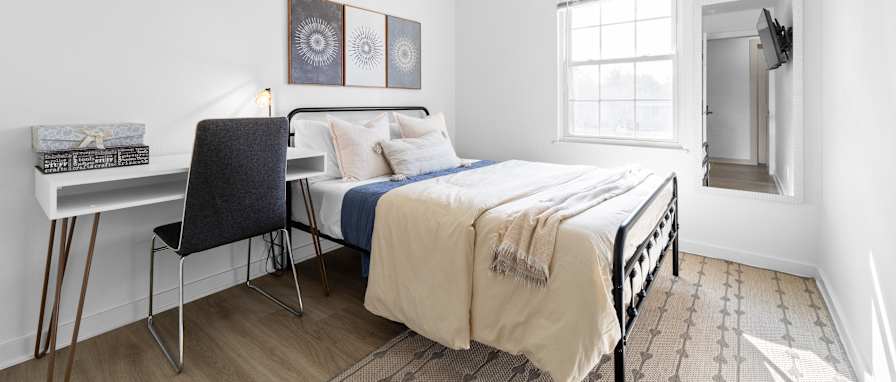Tomic Properties's room