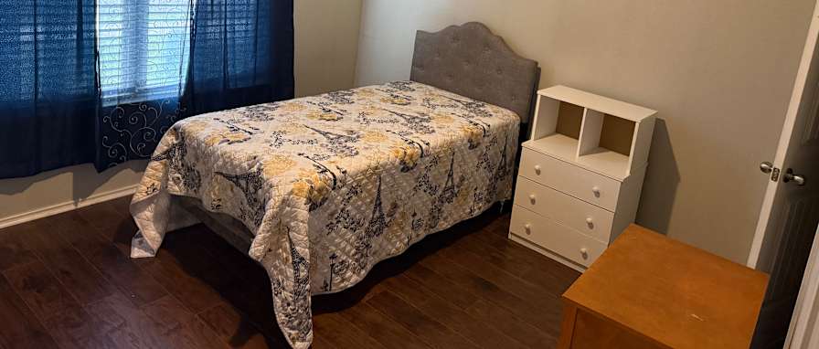 Peaches's room