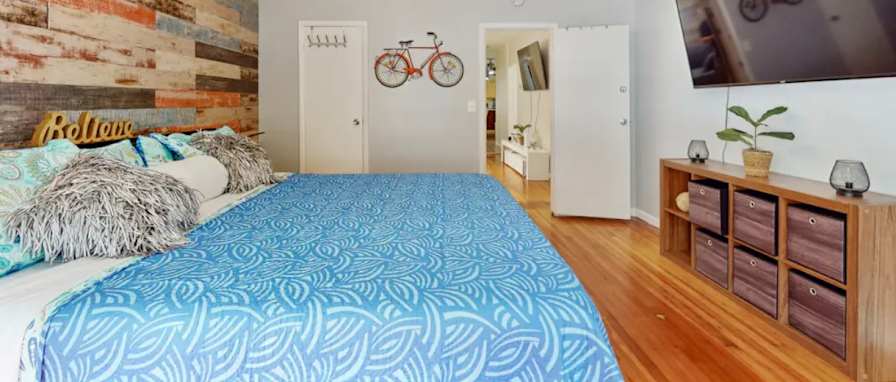 Yvette's room