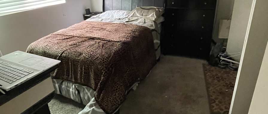 Jon R Simon's room