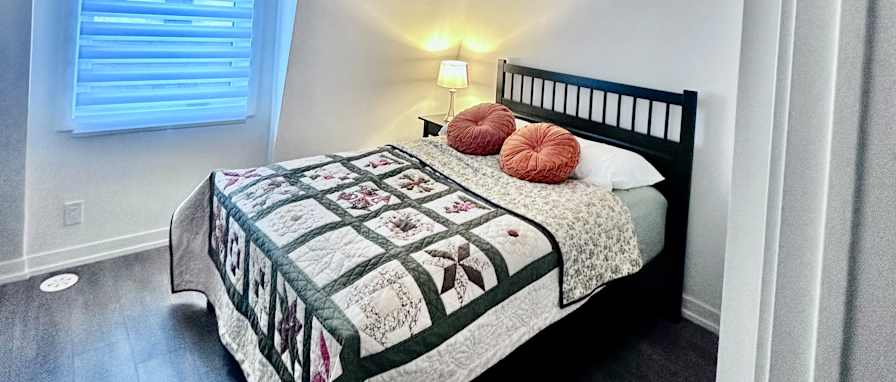 Spruce Pine Cres's room