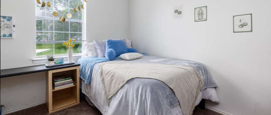 Mia's room