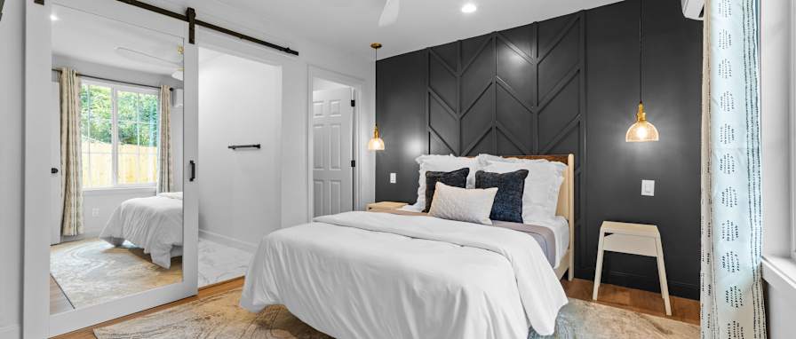 Tomic Properties's room