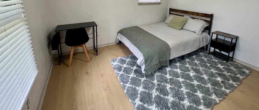 Andres's room