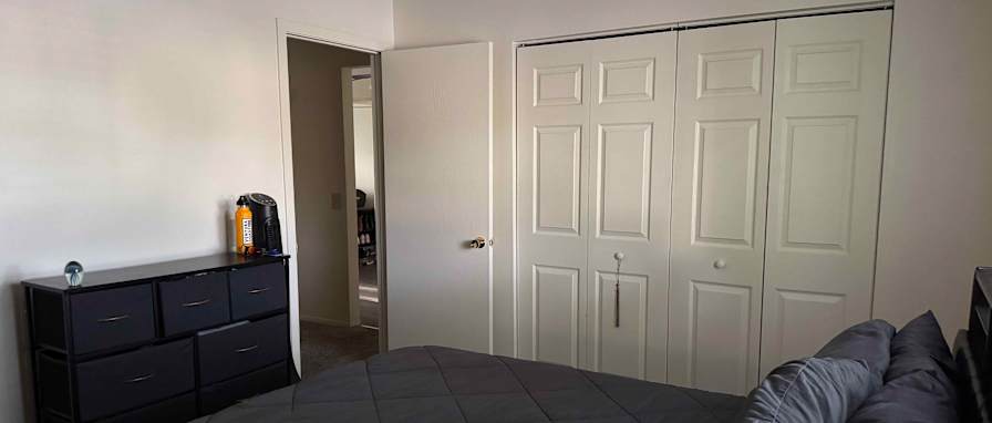 Conal Colamarino's room