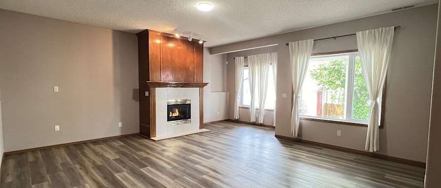 Meng Qiong Huang's room