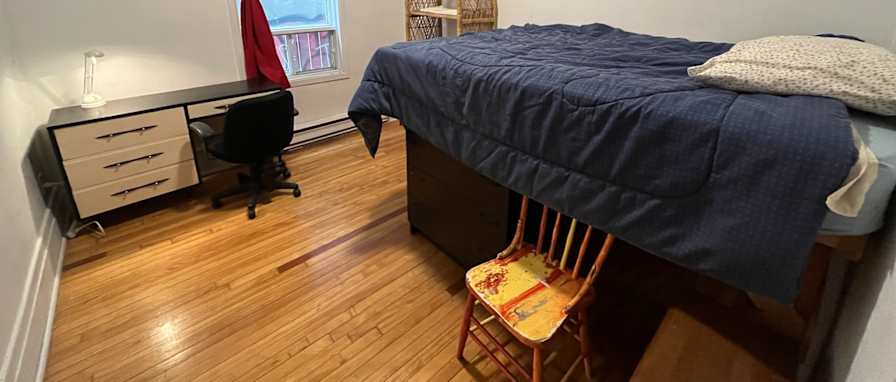 Louis's room