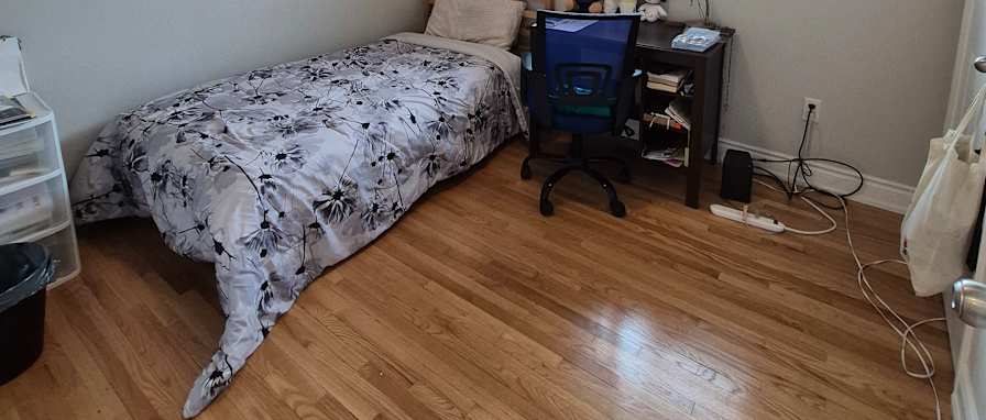 Shune's room
