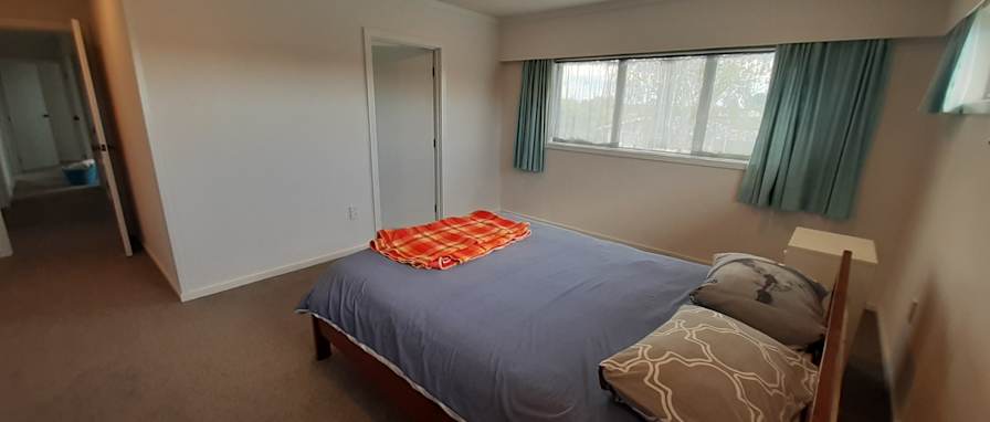 Ken's room