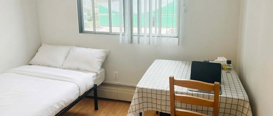 Arash Kardanpour's room