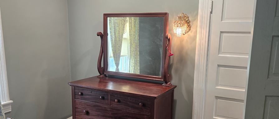 robert a gustafson's room