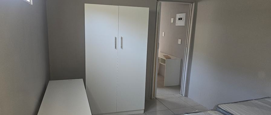 Faiek Meyer's room
