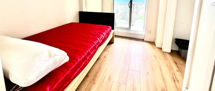 Lee's room