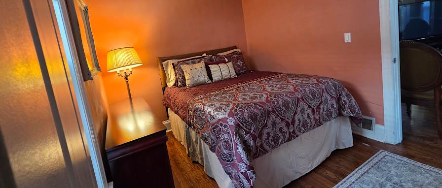 Traci's room