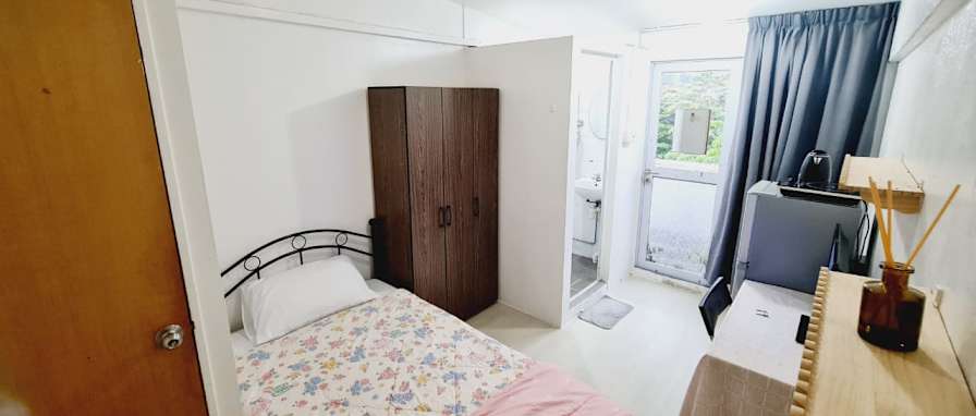 Roomy's room