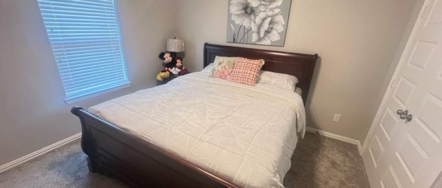 Vincent R's room