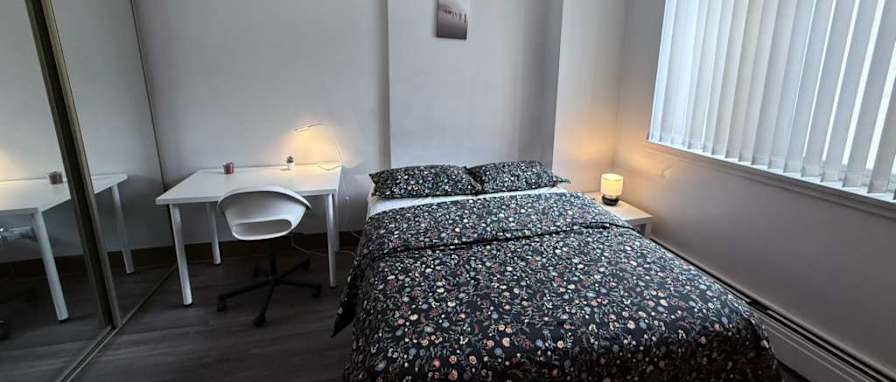 Eleftheri Denis's room