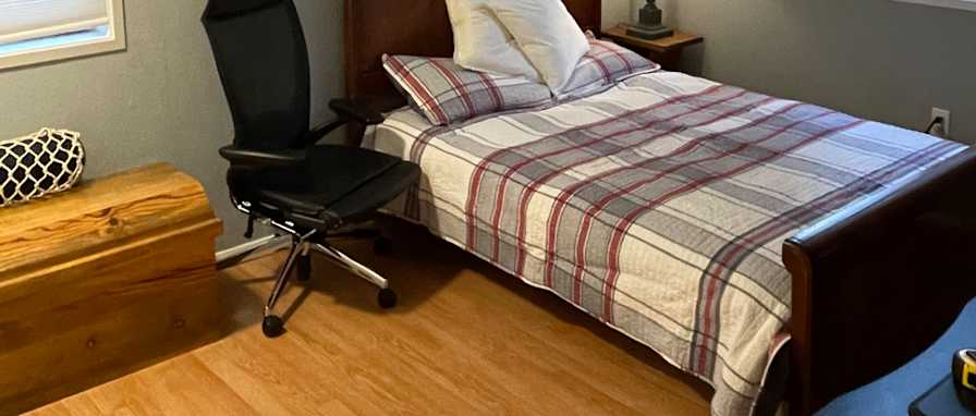 Kimberly Lakin's room