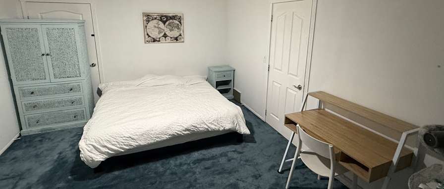 Roxanne's room
