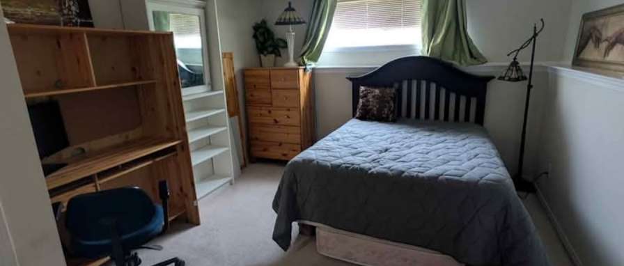 LORELEI STORM's room