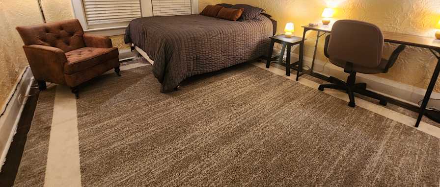 FOR RENT IN JULY's room