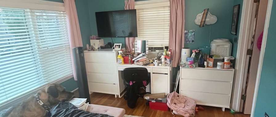 Caroline's room