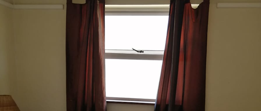 Dee's room